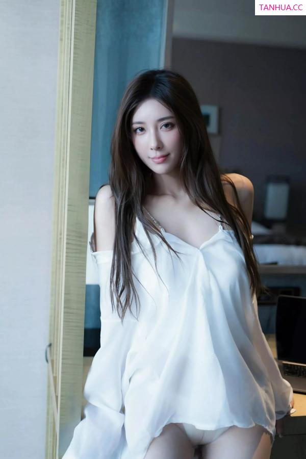   [XiuRen]高清写真图 2025.07.03 No.10502 悦兮 性感白T第9张图片